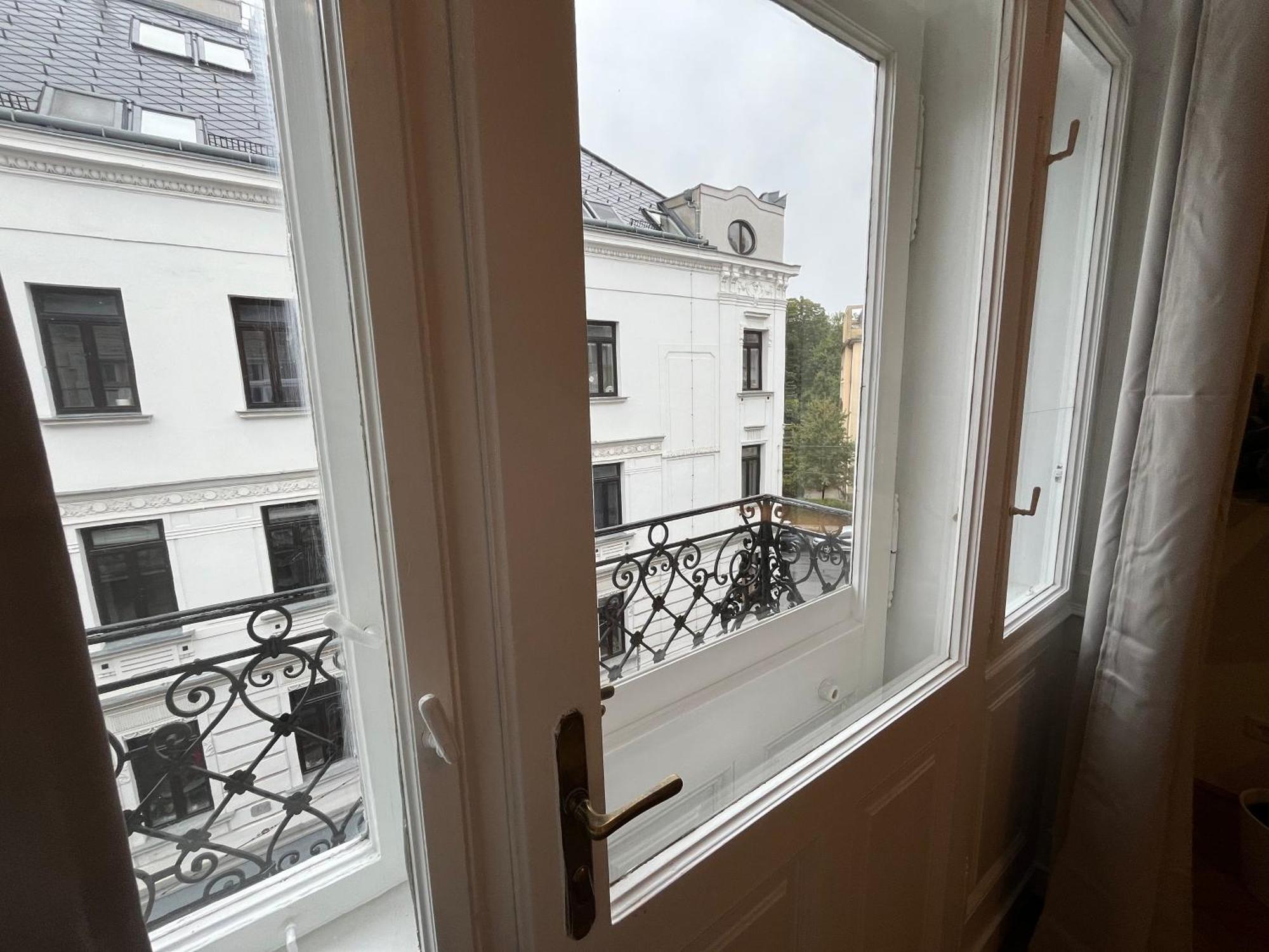 Grosszuegiger Wiener Altbau Gleich Neben Schoenbrunn Ngoại thất bức ảnh